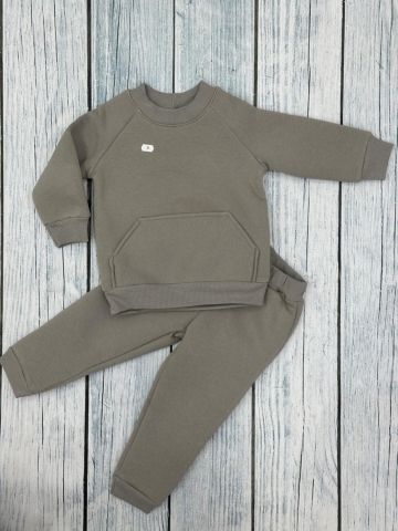 Купить оптом 297-СЕР. Свитшот + Штаны, хлопок 65%, 35% ПЭ, 3-х нитка (начес) серый ,80,86,92,98,104 в Пензе