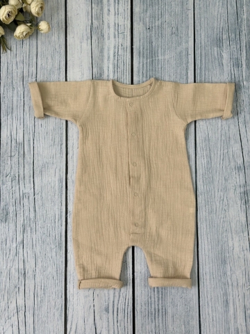 Купить оптом 338-БЕЖ. Комбинезон детский из муслина, хлопок 100%, размеры 56,62,68, бежевый в Пензе